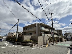 川西市花屋敷、マンションの画像です