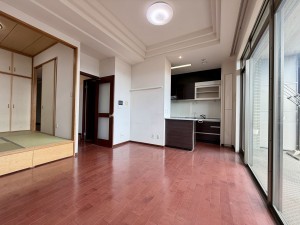 川西市花屋敷、マンションの画像です