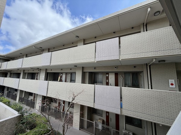 川西市花屋敷、マンションの画像です