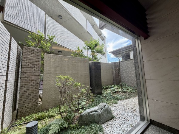 川西市花屋敷、マンションの画像です