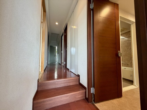 川西市花屋敷、マンションの画像です