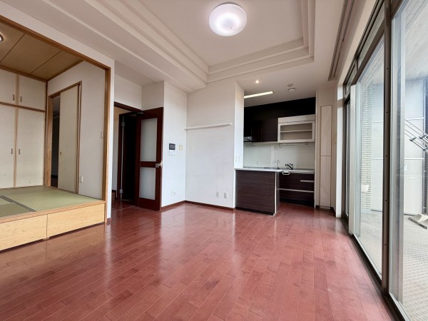 川西市花屋敷、マンションの画像です