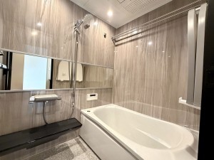 宝塚市雲雀丘、マンションの画像です