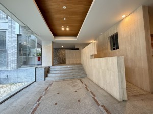 宝塚市雲雀丘、マンションの画像です