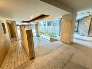 宝塚市雲雀丘、マンションの画像です