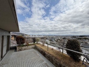 宝塚市雲雀丘山手、マンションの画像です