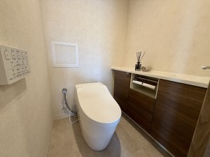 宝塚市雲雀丘山手、マンションの画像です