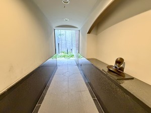 宝塚市雲雀丘山手、マンションの画像です