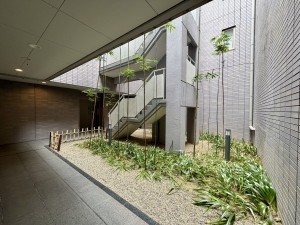 宝塚市雲雀丘山手、マンションの画像です