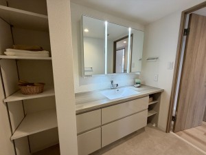 宝塚市雲雀丘山手、マンションの画像です