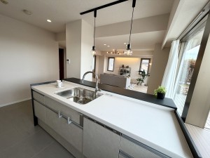 宝塚市雲雀丘山手、マンションの画像です