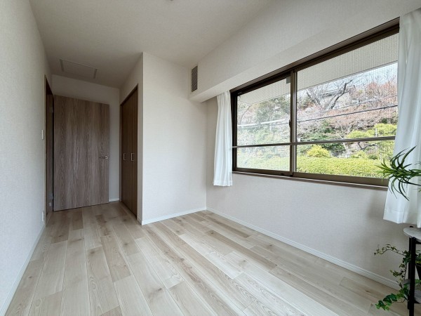 宝塚市雲雀丘山手、マンションの画像です