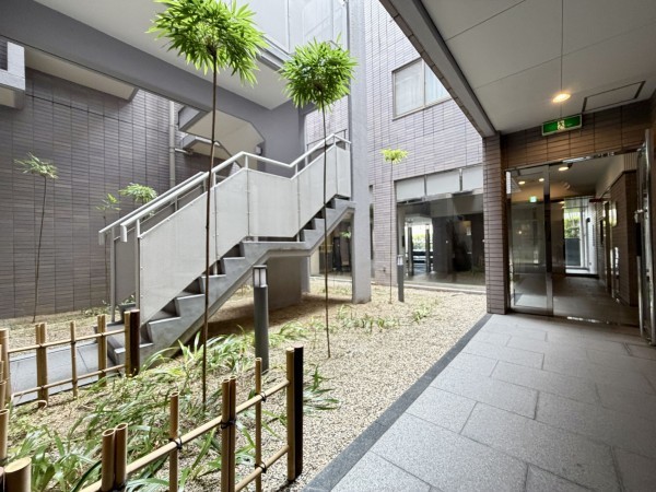 宝塚市雲雀丘山手、マンションの画像です