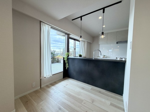 宝塚市雲雀丘山手、マンションの画像です