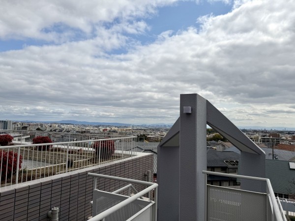 宝塚市雲雀丘山手、マンションの画像です