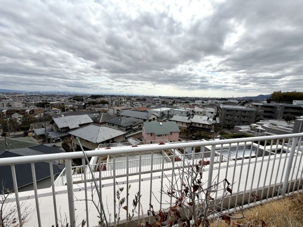 宝塚市雲雀丘山手、マンションの画像です