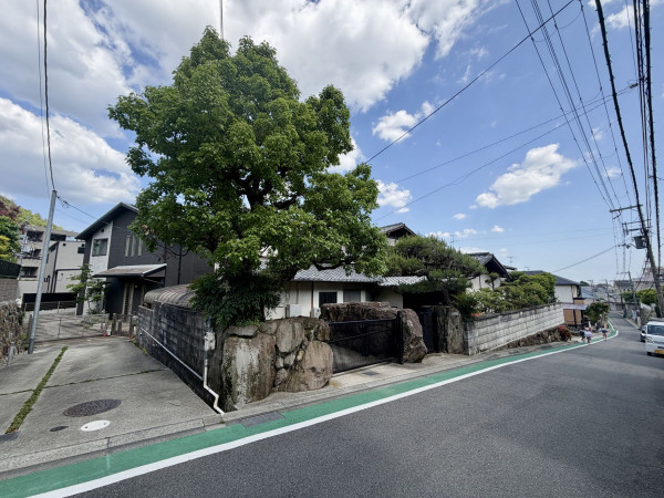 宝塚市花屋敷つつじガ丘、中古一戸建ての画像です