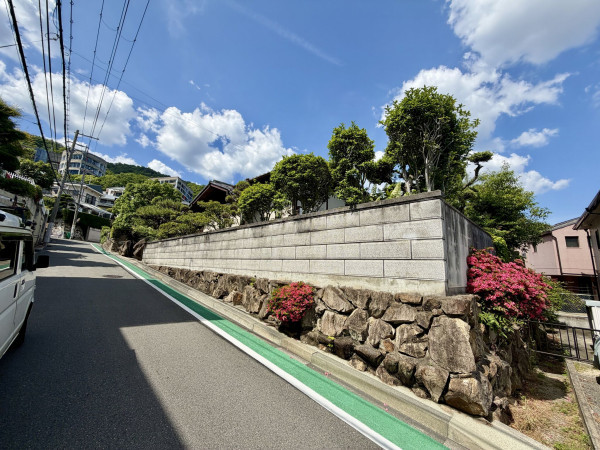 宝塚市花屋敷つつじガ丘、中古一戸建ての画像です