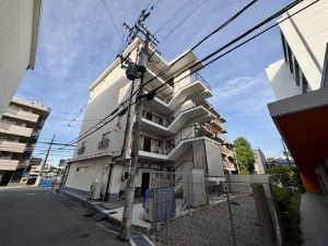 川西市花屋敷、マンションの画像です