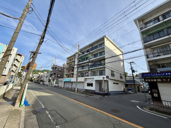 川西市花屋敷、マンションの画像です