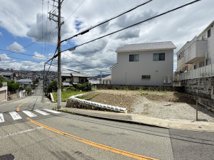 川西市松が丘町、土地の画像です