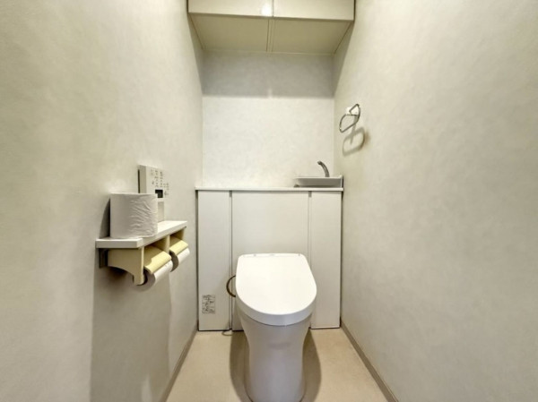 宝塚市花屋敷荘園、マンションの画像です