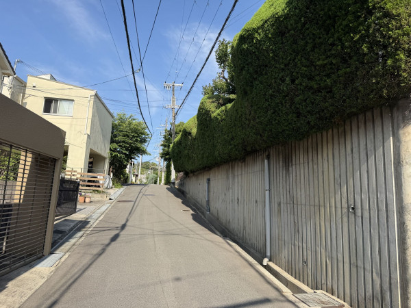 宝塚市雲雀丘、マンションの画像です