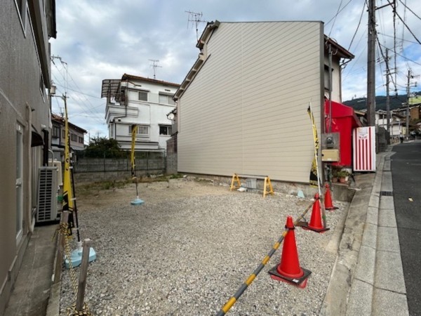 東大阪市東石切町、土地の前面道路を含む現地写真画像です