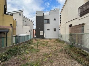 東大阪市東石切町、土地の前面道路を含む現地写真画像です