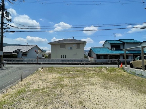 東大阪市中石切町、土地の前面道路を含む現地写真画像です