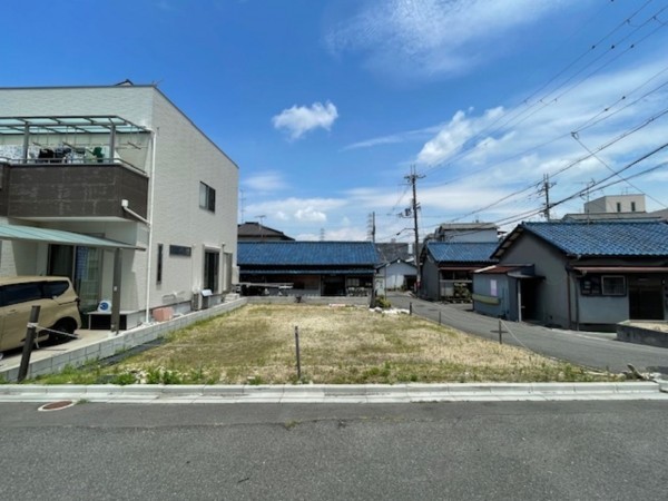 東大阪市中石切町、土地の前面道路を含む現地写真画像です