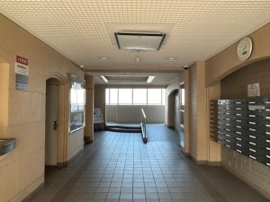 東大阪市東石切町、マンションのエントランス画像です