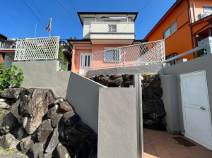 東大阪市東石切町、中古一戸建てのエントランス画像です