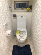 東大阪市中石切町、中古一戸建てのトイレ画像です