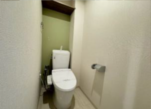 東大阪市布市町、マンションのトイレ画像です