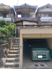東大阪市日下町、中古一戸建ての外観画像です