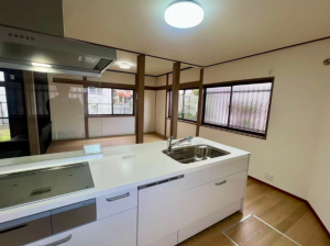 東大阪市日下町、中古一戸建てのキッチン画像です