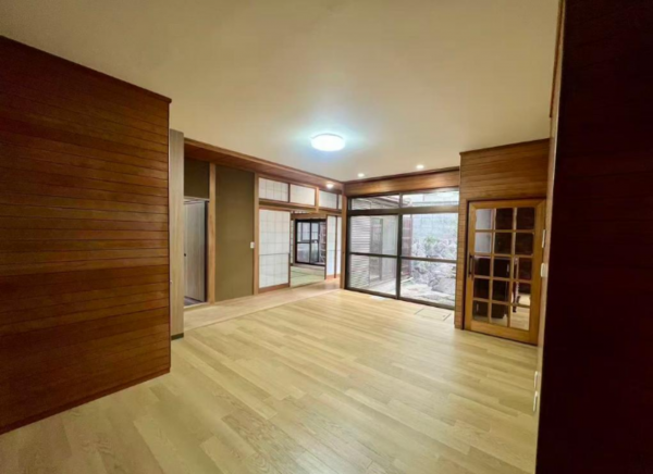 東大阪市日下町、中古一戸建ての居間画像です