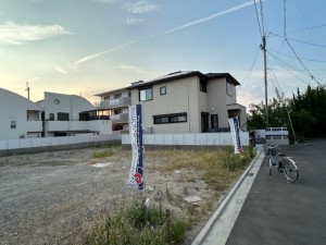 東大阪市西石切町、新築一戸建ての前面道路を含む現地写真画像です