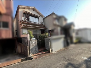 東大阪市東石切町、土地の前面道路を含む現地写真画像です