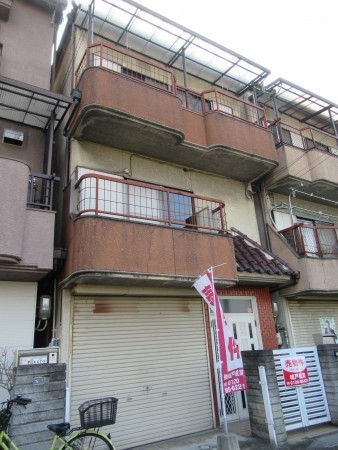 東大阪市中石切町、中古一戸建ての外観画像です
