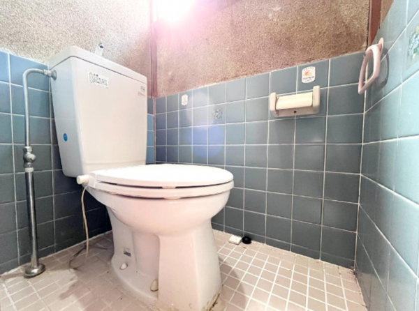 東大阪市布市町、中古一戸建てのトイレ画像です