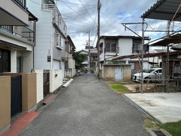 東大阪市中石切町、土地の前面道路を含む現地写真画像です