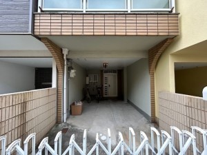 東大阪市北石切町、中古一戸建ての駐車場画像です