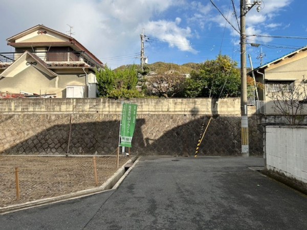 東大阪市日下町、土地の前面道路を含む現地写真画像です