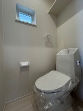 東大阪市北石切町、新築一戸建てのトイレ画像です