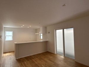 東大阪市北石切町、新築一戸建ての居間画像です