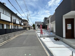 東大阪市北石切町、新築一戸建ての前面道路を含む現地写真画像です