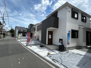 東大阪市北石切町、新築一戸建ての前面道路を含む現地写真画像です