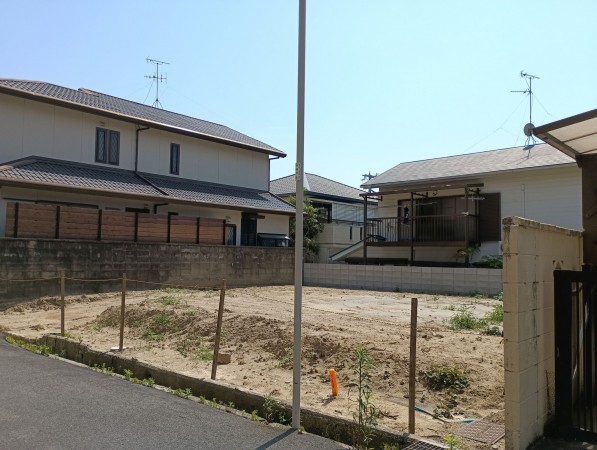 東大阪市北石切町、土地の前面道路を含む現地写真画像です